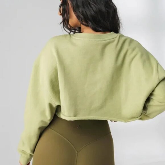 Vitality | Balance Athletica Warm Up Raw‎ Hem Crop Crewneck Sweatshirt Green - Picture 3 of 6